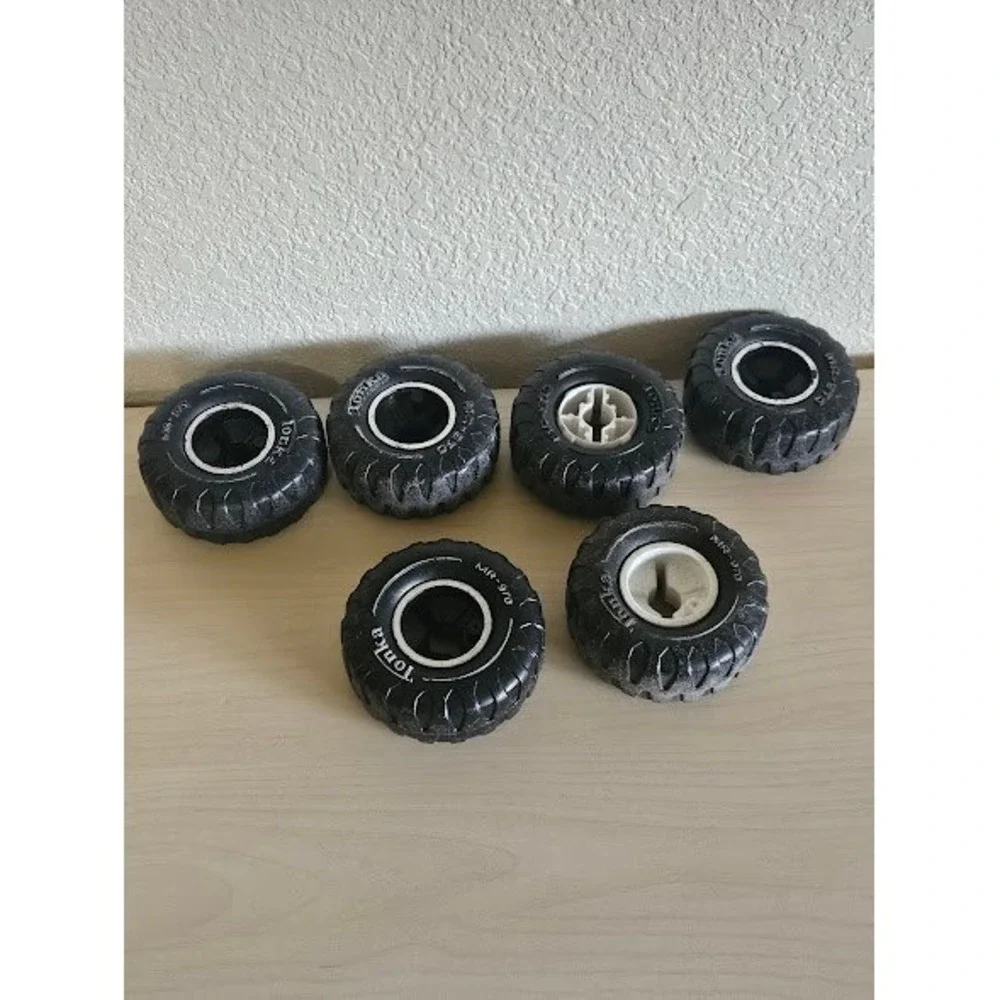 Vintage Tonka MR-970 Toy Truck Replacement Wheels Lot of 6 Black Plastic Tires